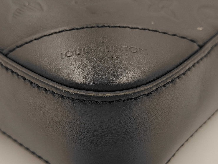 LOUIS VUITTON ルイヴィトン ショルダーバッグ モノグラム シャドウ デュオ メッセンジャー M69827 ブラック系 レザー メンズ 美品