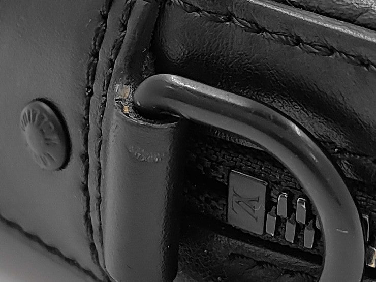 LOUIS VUITTON ルイヴィトン ショルダーバッグ モノグラム シャドウ デュオ メッセンジャー M69827 ブラック系 レザー メンズ 美品