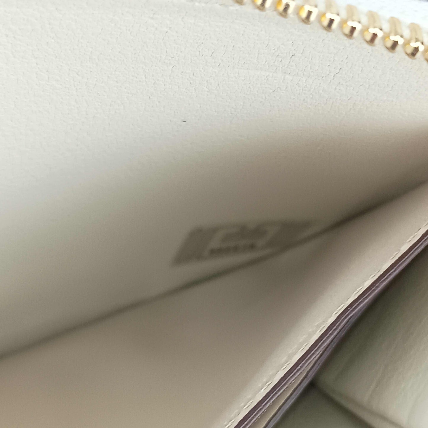 MOREAU PARIS モロー・パリ 長財布 コンチネンタル ジップウォレット CONZIP LRGPRCALFCHCH シャンパン カーフレザー ユニセックス ゴールド金具 ラウンドファスナー 新品未使用展示品