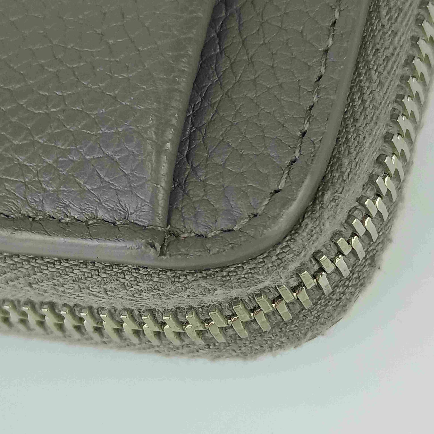 SAINT LAURENT PARIS サン ローラン パリ 財布 ラウンドファスナー 長財布 504988 DTI0E グレー系 カーフレザー ユニセックス シルバー金具 美品