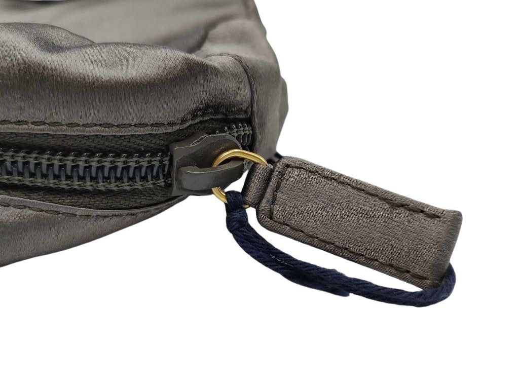 PRADA プラダ ポーチ トライアングルロゴ 1N0021 グレーメタリック キャンバス レディース 三角ロゴ 美品