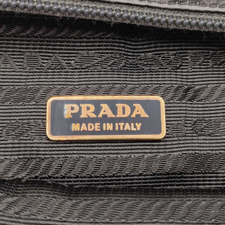 PRADA プラダ ポーチ トライアングルロゴ 1N0021 グレーメタリック キャンバス レディース 三角ロゴ 美品