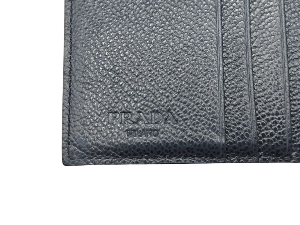 PRADA プラダ 財布 トライアングルロゴ 2MO004 ブラック レザー メンズ 二つ折り財布 三角ロゴ 美品