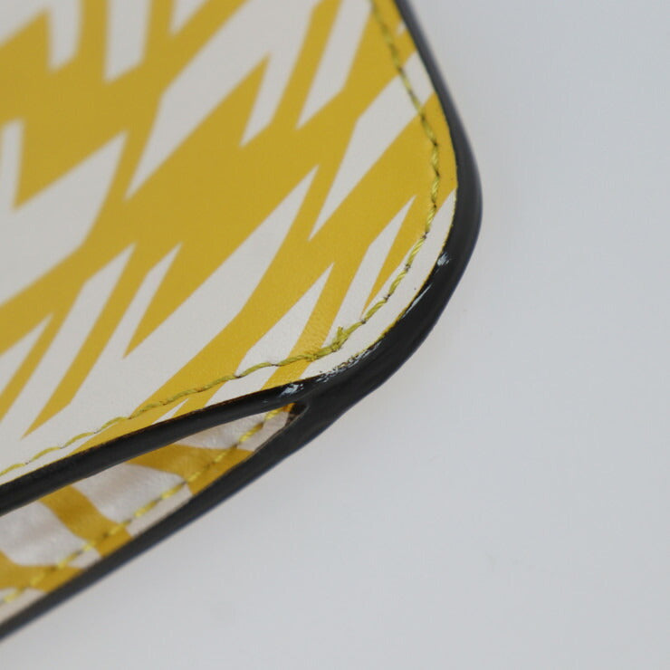 超美品 FENDI フェンディ ピーカフォン ピーカブー ショルダーバッグ 8M0442 カーフレザー イエロー系 ゴールド金具 ズッカ柄 スマホポーチ スマホケース ストラップ ターンロック