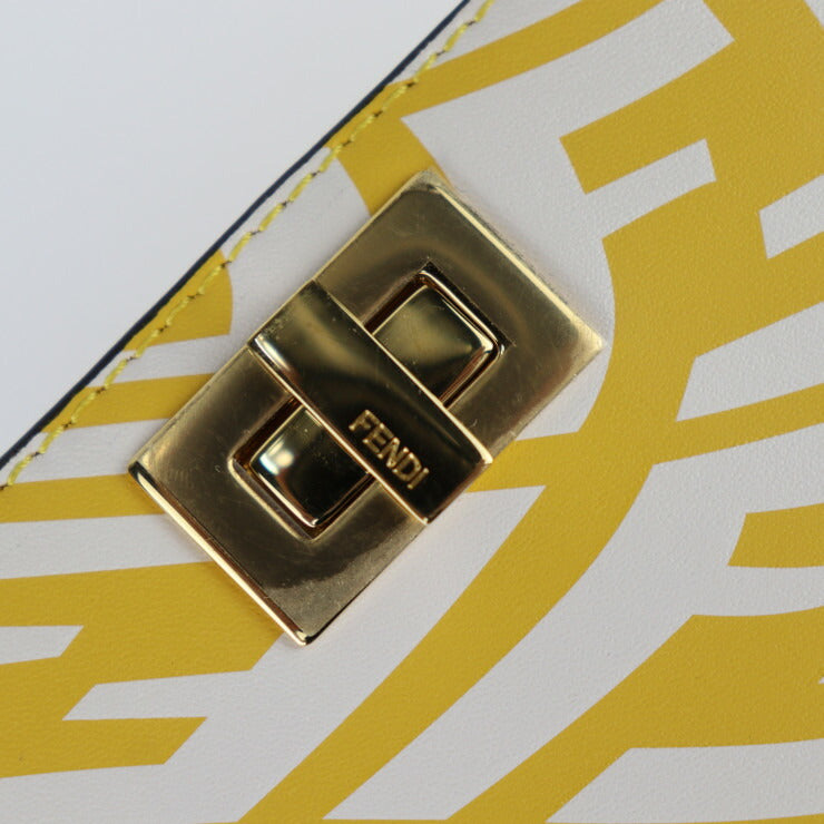 超美品 FENDI フェンディ ピーカフォン ピーカブー ショルダーバッグ 8M0442 カーフレザー イエロー系 ゴールド金具 ズッカ柄 スマホポーチ スマホケース ストラップ ターンロック