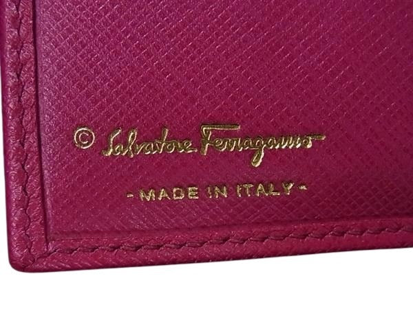 Salvatore Ferragamo フェラガモ 財布 ダブルガンチーニ JP-22-B852 ピンク レザー レディース 二つ折り財布 ゴールド金具