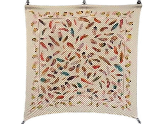 超美品 HERMES エルメス スカーフ カレ90 プリーツ PLUMES 羽 - ベージュ系 マルチカラー シルク100% レディース