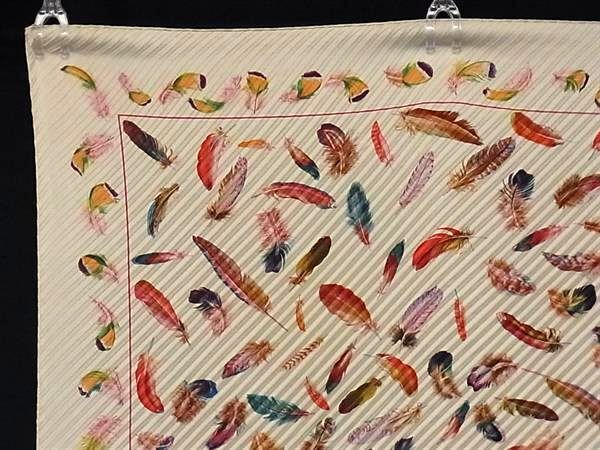 超美品 HERMES エルメス スカーフ カレ90 プリーツ PLUMES 羽 - ベージュ系 マルチカラー シルク100% レディース
