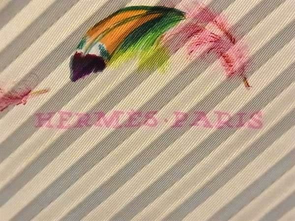 超美品 HERMES エルメス スカーフ カレ90 プリーツ PLUMES 羽 - ベージュ系 マルチカラー シルク100% レディース