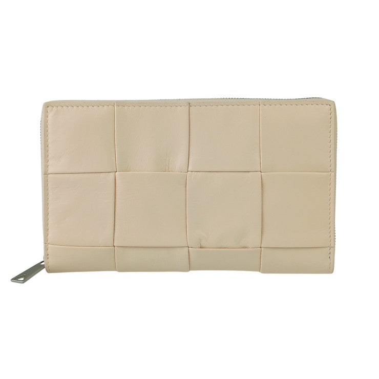 BOTTEGA VENETA ボッテガヴェネタ 長財布 マキシイントレチャート カセット ジップアラウンド ウォレット 690945VCQ72 ピーチ ペーパーカーフレザー レディース ラウンドファスナー シワ加工 シルバー金具 超美品