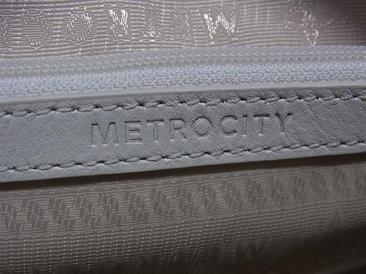 METROCITY メトロシティ ショルダーバッグ カメラバッグ M221MQ30721 アイボリー レザー レディース キルティング ゴールド金具 超美品