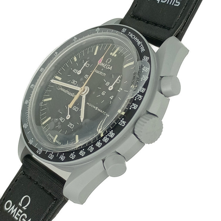 新古未使用展示品 OMEGA オメガ 腕時計 OMEGA×SWATCH コラボ ミッション トゥ ザムーン GOLD S033M100-105 黒 バイオセラミック クロノ クオーツ 2023年5月のみの限定モデル 希少