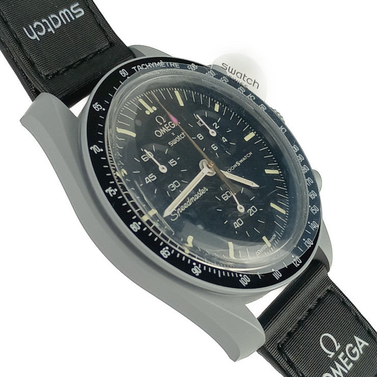 新古未使用展示品 OMEGA オメガ 腕時計 OMEGA×SWATCH コラボ ミッション トゥ ザムーン GOLD S033M100-105 黒 バイオセラミック クロノ クオーツ 2023年5月のみの限定モデル 希少
