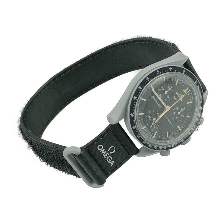 新古未使用展示品 OMEGA オメガ 腕時計 OMEGA×SWATCH コラボ ミッション トゥ ザムーン GOLD S033M100-105 黒 バイオセラミック クロノ クオーツ 2023年5月のみの限定モデル 希少