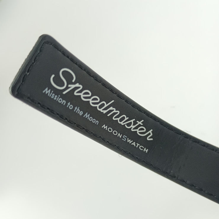 新古未使用展示品 OMEGA オメガ 腕時計 OMEGA×SWATCH コラボ ミッション トゥ ザムーン GOLD S033M100-105 黒 バイオセラミック クロノ クオーツ 2023年5月のみの限定モデル 希少