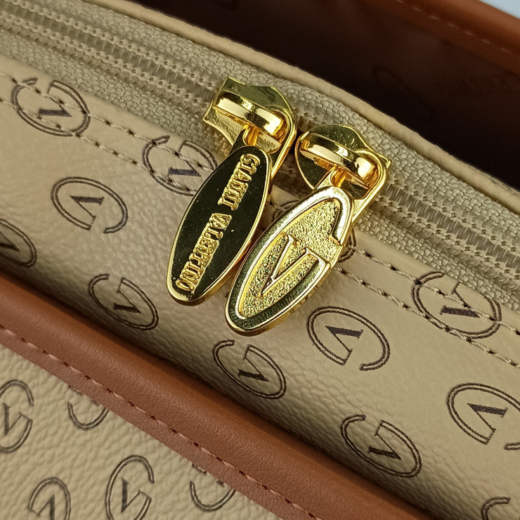 新古未使用展示品 GIANNI VALENTINO ジャンニ バレンチノ バッグ ボストンバッグ 6181 ベージュ ブラウン PVC レザー レディース モノグラム柄 2WAY ショルダーバッグ 旅行鞄 ゴールド金具