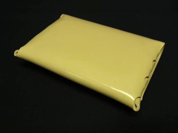 BOTTEGA VENETA ボッテガヴェネタ コインケース トライアングル 651446 パステルイエロー レザー ユニセックス ターンロック 美品