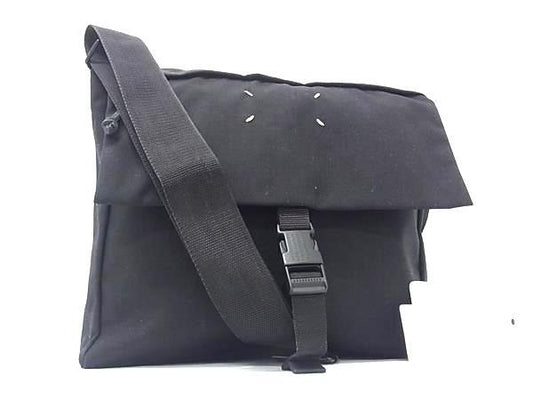 Maison Margiela メゾンマルジェラ ショルダーバッグ 4ステッチ S55WG0114 ブラック ナイロンキャンバス ユニセックス メッセンジャーバッグ 美品