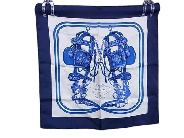 HERMES エルメス スカーフ カレ45 アイボリー ブルー シルク100% レディース プチカレ BRIDES de GALA 式典用馬勒 美品