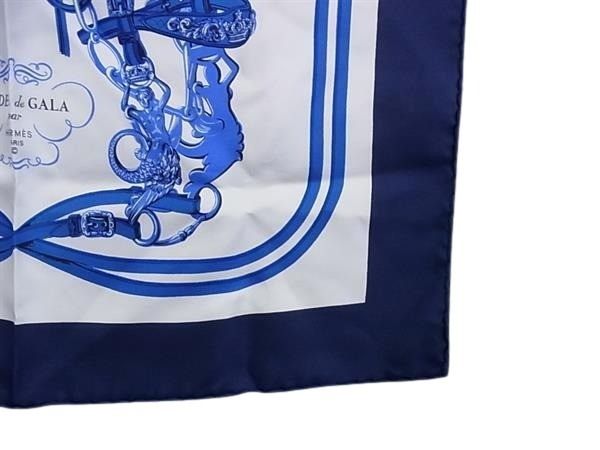 HERMES エルメス スカーフ カレ45 アイボリー ブルー シルク100% レディース プチカレ BRIDES de GALA 式典用馬勒 美品