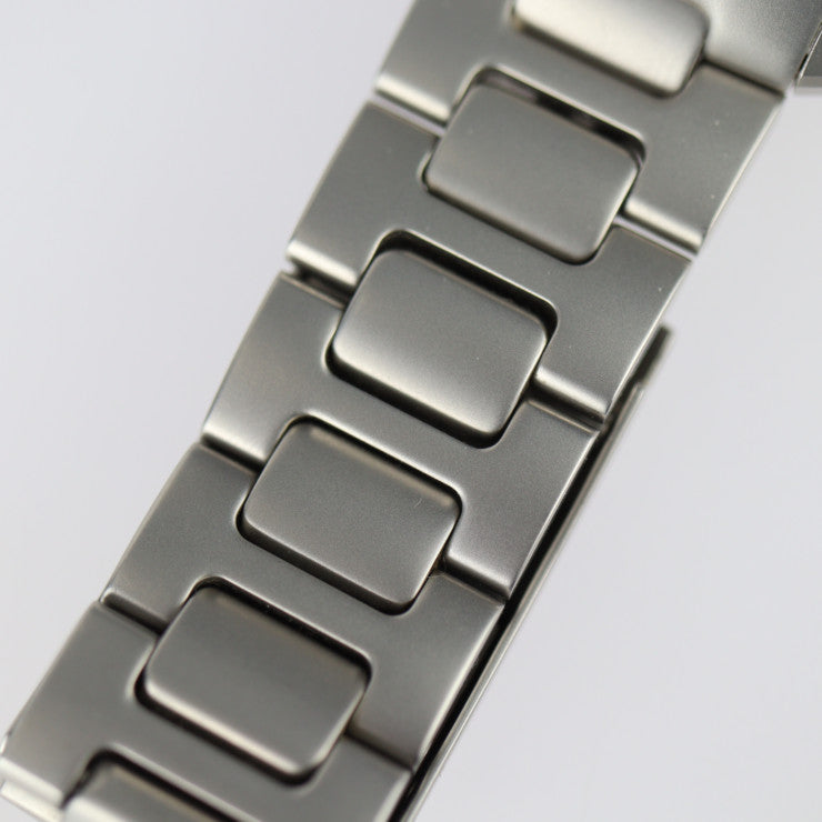 美品 Sinn ジン ダイバーズウォッチ EZM（アインザッツ・ツァイト・メッサー）シリーズ 腕時計 603.EZM3 ステンレススチール マットシルバー ブラック文字盤 自動巻き デイト 50気圧防水