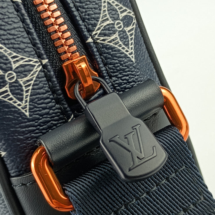 超美品 LOUIS VUITTON ルイ ヴィトン ショルダーバッグ ダヌーブPM アップサイドダウン M43678 ネイビー系 モノグラム・インク キャンバス レザー メンズ ポシェット