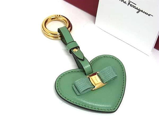 Salvatore Ferragamo フェラガモ キーホルダー ヴァラリボン グリーン レザー レディース ハート 新品未使用展示品