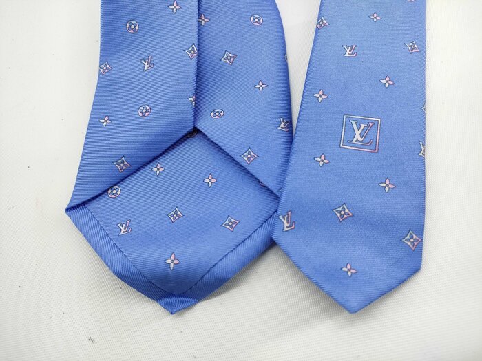LOUIS VUITTON ルイヴィトン ネクタイ クラヴァット モノグラムネオン M75911 ライトブルー シルク メンズ グラデーション 新品未使用展示品
