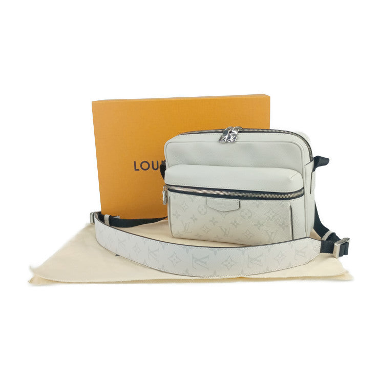 新古未使用展示品 LOUIS VUITTON ルイ ヴィトン ショルダーバッグ タイガラマ アウトドア・メッセンジャー PM M30243 アンタークティカ シルバー金具 タイガ・レザー モノグラム・キャンバス メンズ