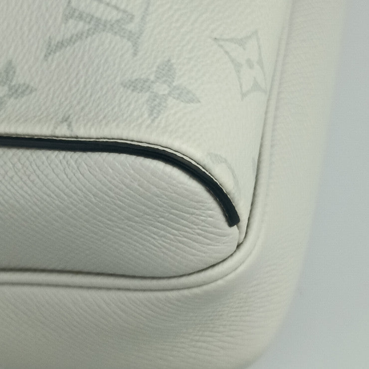 新古未使用展示品 LOUIS VUITTON ルイ ヴィトン ショルダーバッグ タイガラマ アウトドア・メッセンジャー PM M30243 アンタークティカ シルバー金具 タイガ・レザー モノグラム・キャンバス メンズ