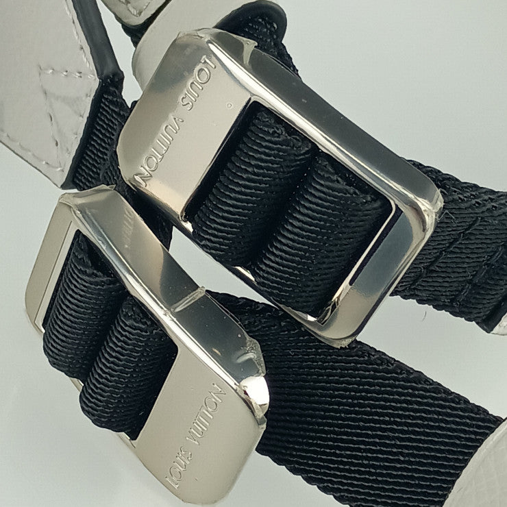 新古未使用展示品 LOUIS VUITTON ルイ ヴィトン ショルダーバッグ タイガラマ アウトドア・メッセンジャー PM M30243 アンタークティカ シルバー金具 タイガ・レザー モノグラム・キャンバス メンズ