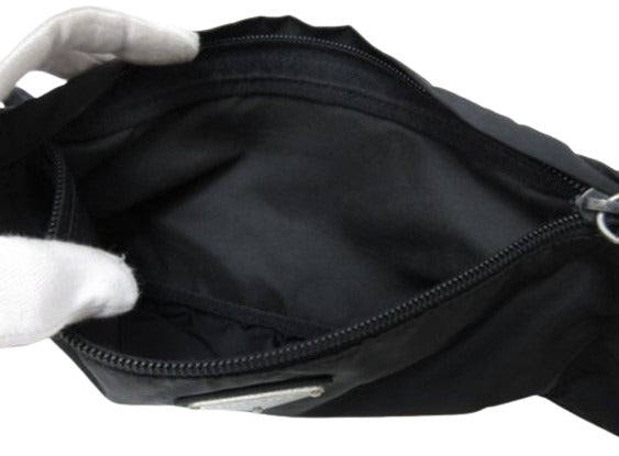 美品 PRADA プラダ ボディバッグ トライアングル ロゴ ウエストバッグ - ブラック ナイロン ユニセックス 三角ロゴマーク シルバー金具