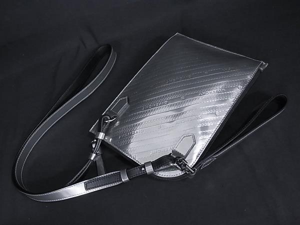 GIVENCHY ジバンシィ ハンドバッグ アンティゴナ ポートフォリオポーチ シルバー パテントレザー ユニセックス 2WAY 新品未使用展示品