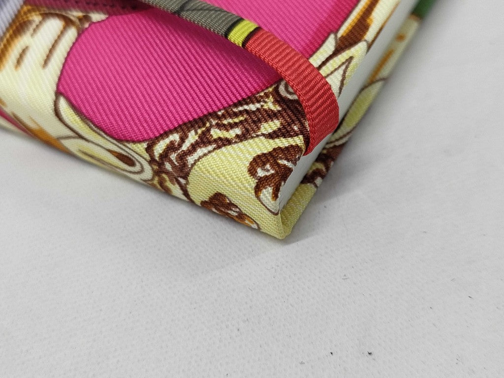 HERMES エルメス シルクツイル ノート カヴァルカドゥール 200650A 5J マルチカラー シルク レディース 新品未使用展示品