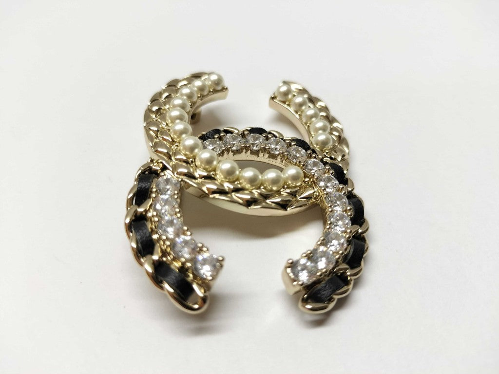 CHANEL シャネル ブローチ ココマーク ゴールド ブラック メタル レザー フェイクパール ラインストーン レディース 超美品