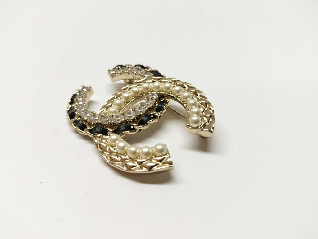 CHANEL シャネル ブローチ ココマーク ゴールド ブラック メタル レザー フェイクパール ラインストーン レディース 超美品