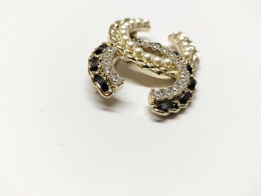 CHANEL シャネル ブローチ ココマーク ゴールド ブラック メタル レザー フェイクパール ラインストーン レディース 超美品