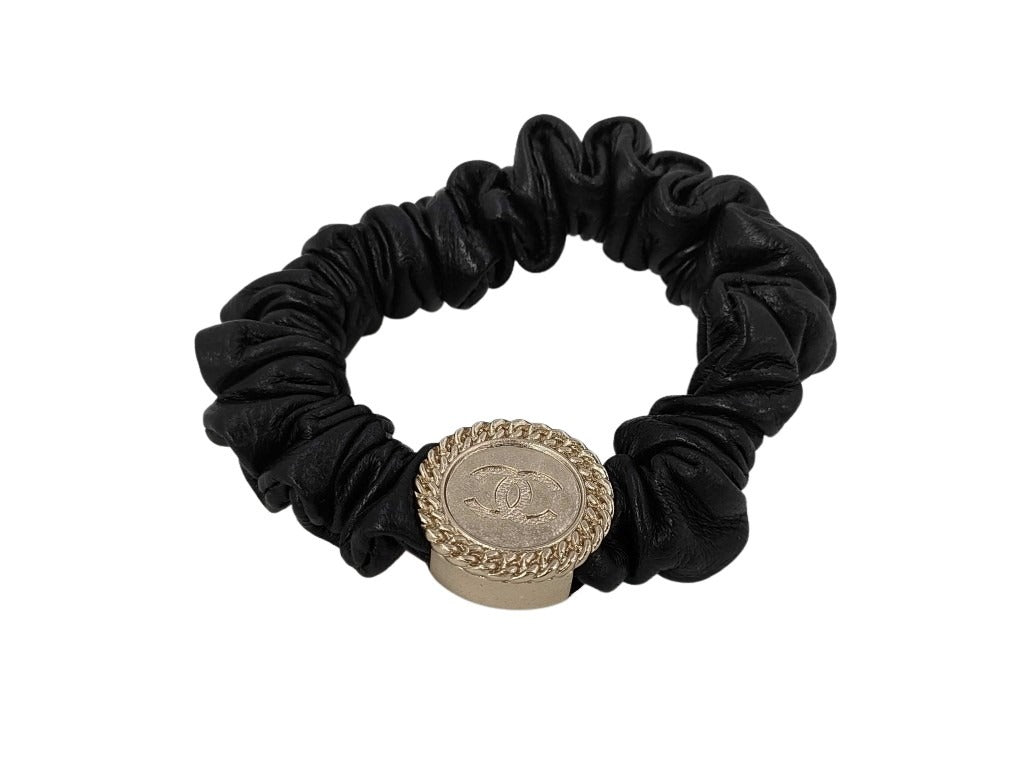 CHANEL シャネル シュシュ ココマーク ゴールド ブラック レザー レディース ゴールド金具 美品