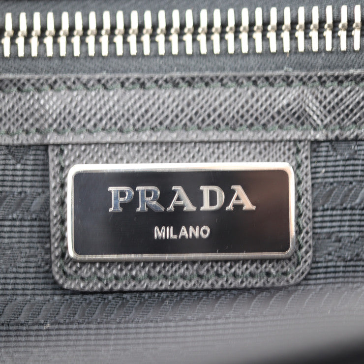 美品 PRADA プラダ トラベル ポーチ セカンドバッグ 2VF056 サフィアーノレザー ブラック シルバー金具 クラッチバッグ