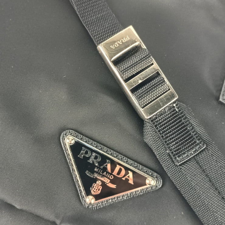 美品 PRADA プラダ ショルダーバッグ メッセンジャーバッグ 2VD013 ブラック ナイロン レザー ユニセックス フラップ クロスボディ 三角ロゴプレート
