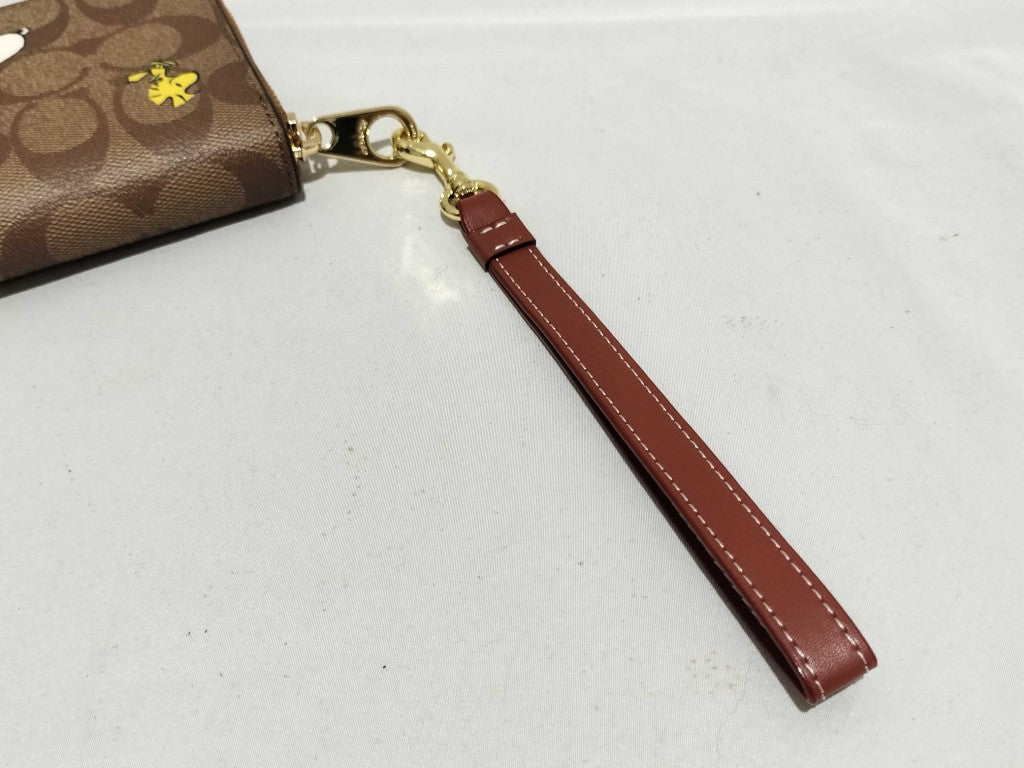 COACH コーチ 財布 シグネチャー ジップアラウンド ウォレット CE705 ベージュ ホワイト イエロー PVC レザー ユニセックス スヌーピー ゴールド金具 新品未使用展示品