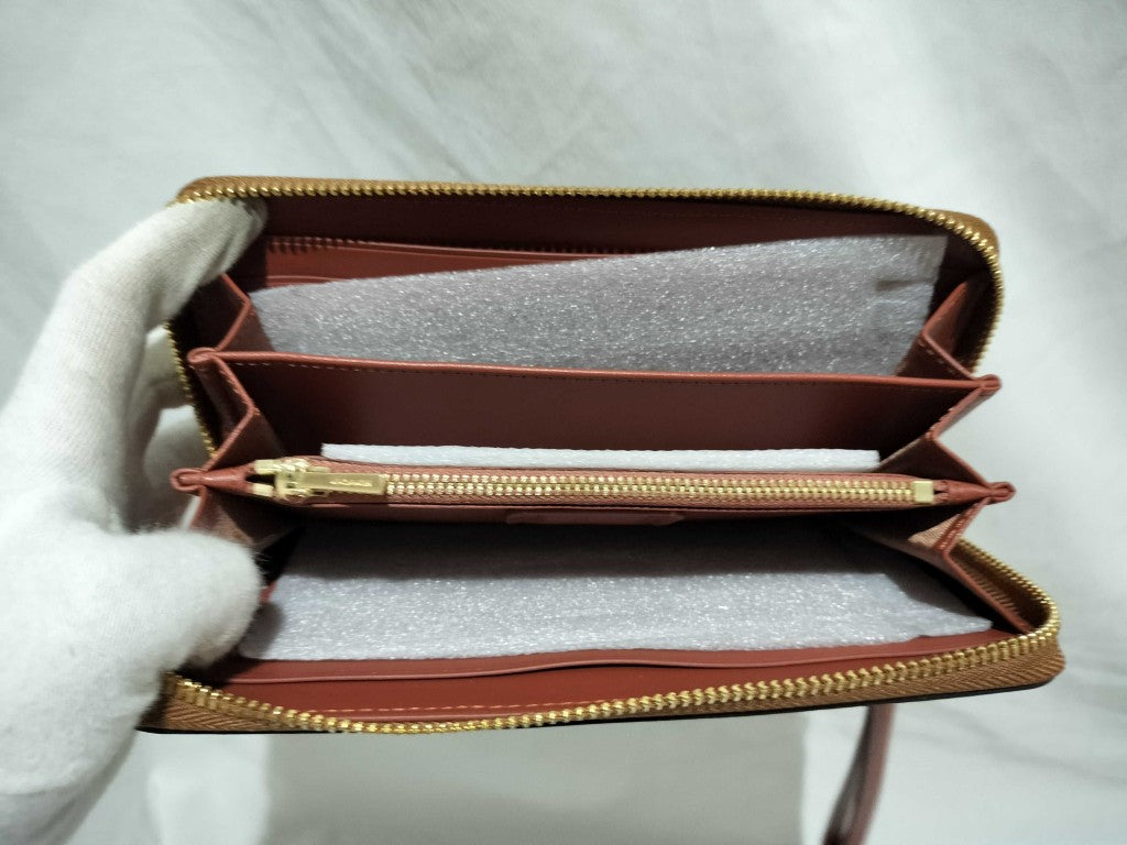 COACH コーチ 財布 シグネチャー ジップアラウンド ウォレット CE705 ベージュ ホワイト イエロー PVC レザー ユニセックス スヌーピー ゴールド金具 新品未使用展示品