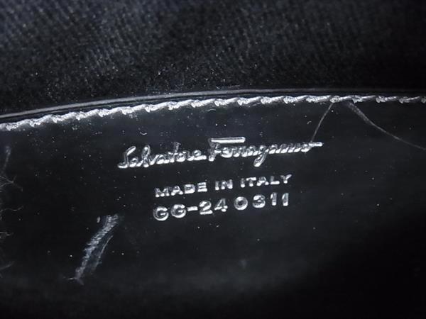 Salvatore Ferragamo フェラガモ ショルダーバッグ ガンチーニ GG24 0311 シルバー PVC×レザー ユニセックス
