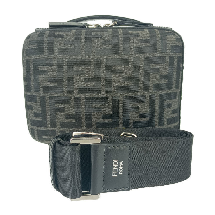 超美品 FENDI フェンディ ショルダーバッグ ズッカ ミニ トラベル 7VA552 グレー ブラック キャンバス レザー レディース 2WAY ハンドバッグ シルバー金具