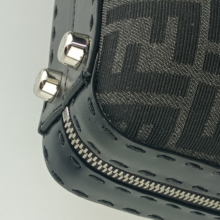 超美品 FENDI フェンディ ショルダーバッグ ズッカ ミニ トラベル 7VA552 グレー ブラック キャンバス レザー レディース 2WAY ハンドバッグ シルバー金具