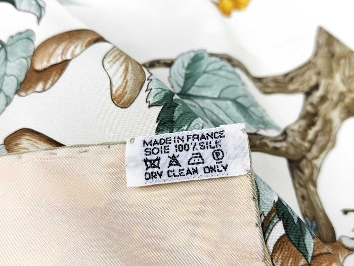 美品 HERMES エルメス スカーフ カレ90 AU COEUR DES BOIS 森の中で - マルチカラー シルク100％ レディース