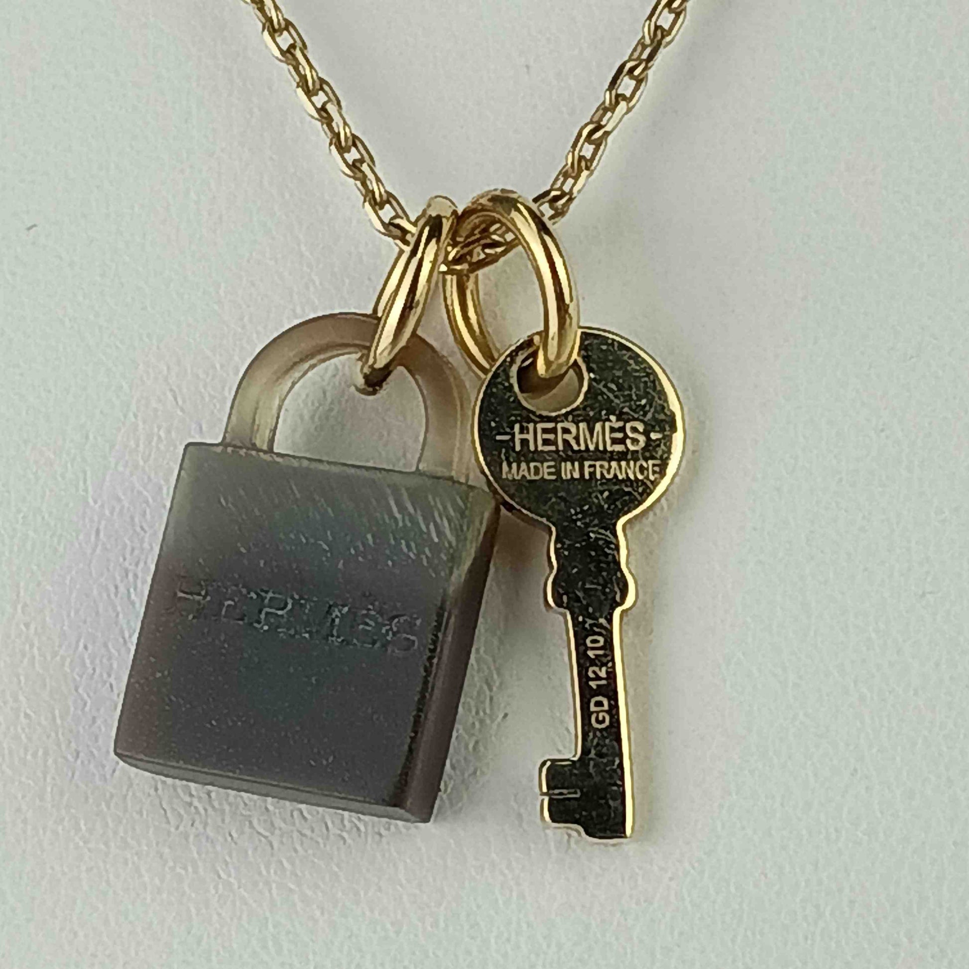 美品 HERMES エルメス ネックレス アミュレット パドロック PM - ゴールド メタル バッファローホーン レディース ゴールド金具
