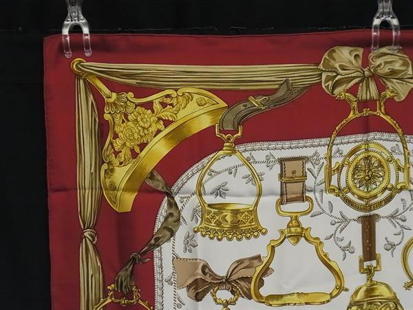 HERMES エルメス スカーフ カレ90 ETRIERS 鎧 ホワイト系×ボルドー系 シルク100% レディース 大判 美品