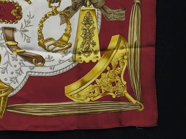 HERMES エルメス スカーフ カレ90 ETRIERS 鎧 ホワイト系×ボルドー系 シルク100% レディース 大判 美品