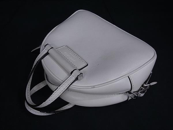 JIMMY CHOO ジミーチュウ ハンドバッグ ヴァレンヌ - アイボリー系 レザー レディース ロゴ 2WAY シルバー金具 美品